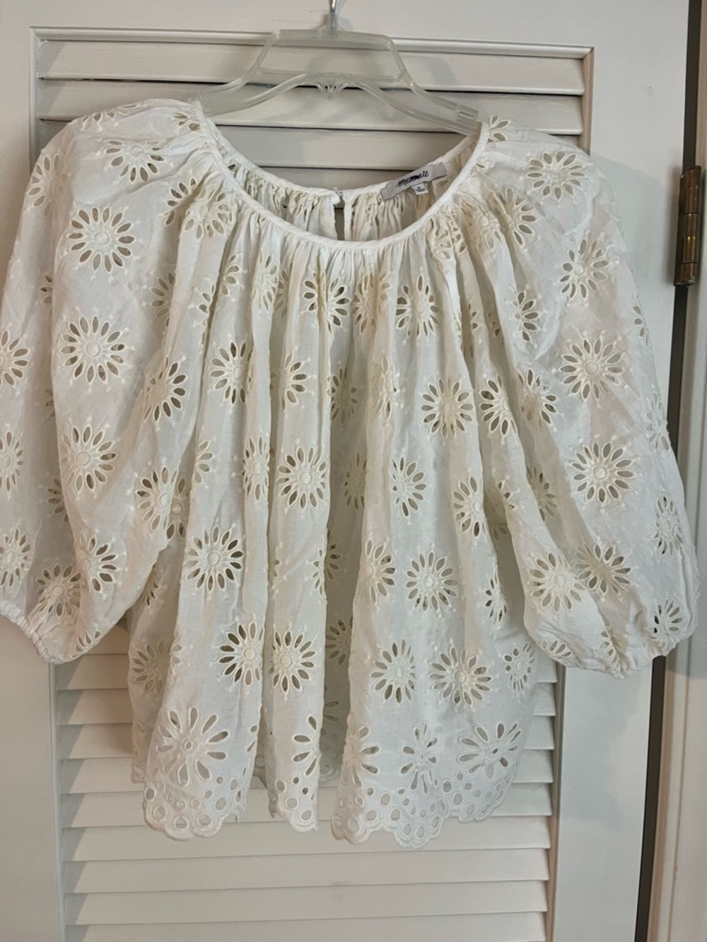 Madewell Eyelet Embroidered Floral Eyelet Shirred Puff-Sleeve Top in Cream - Picture 4 of 11